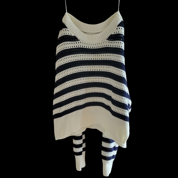 Jessica Simpson Sweater - Picture 1 of 2